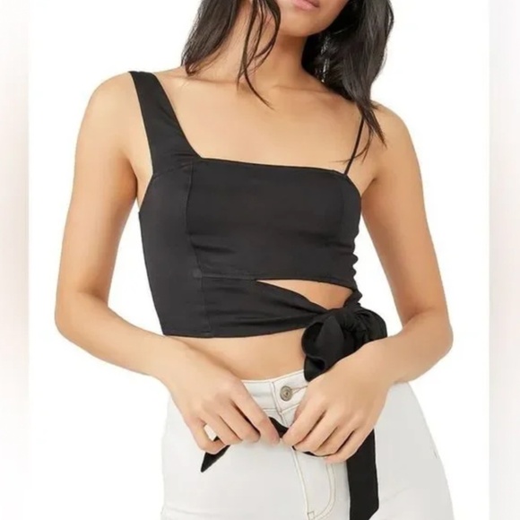 FREE PEOPLE| MILA ASYMMETRIC CROP TOP - Picture 9 of 10